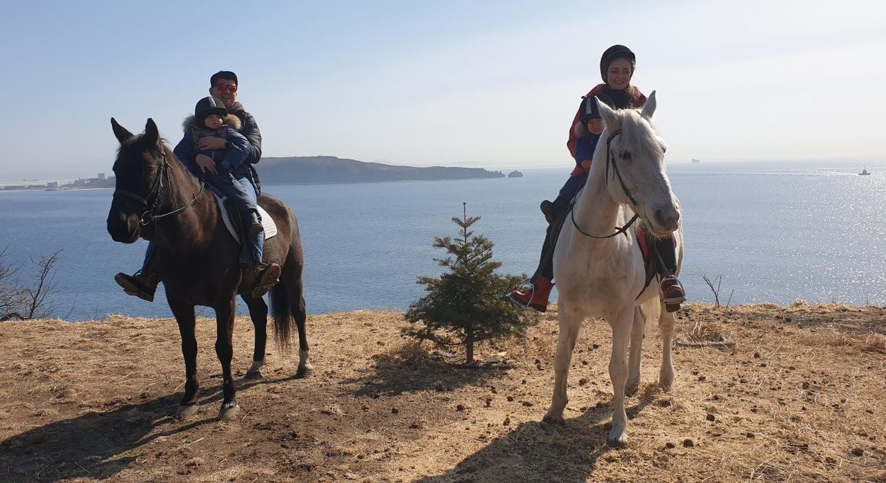 Прогулка на лошадях с ребёнком — моменты, которые сближают